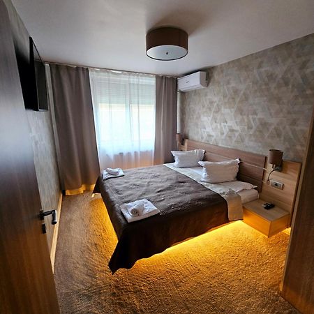 Cazare Apartamente Iris Баиле Феликс Экстерьер фото