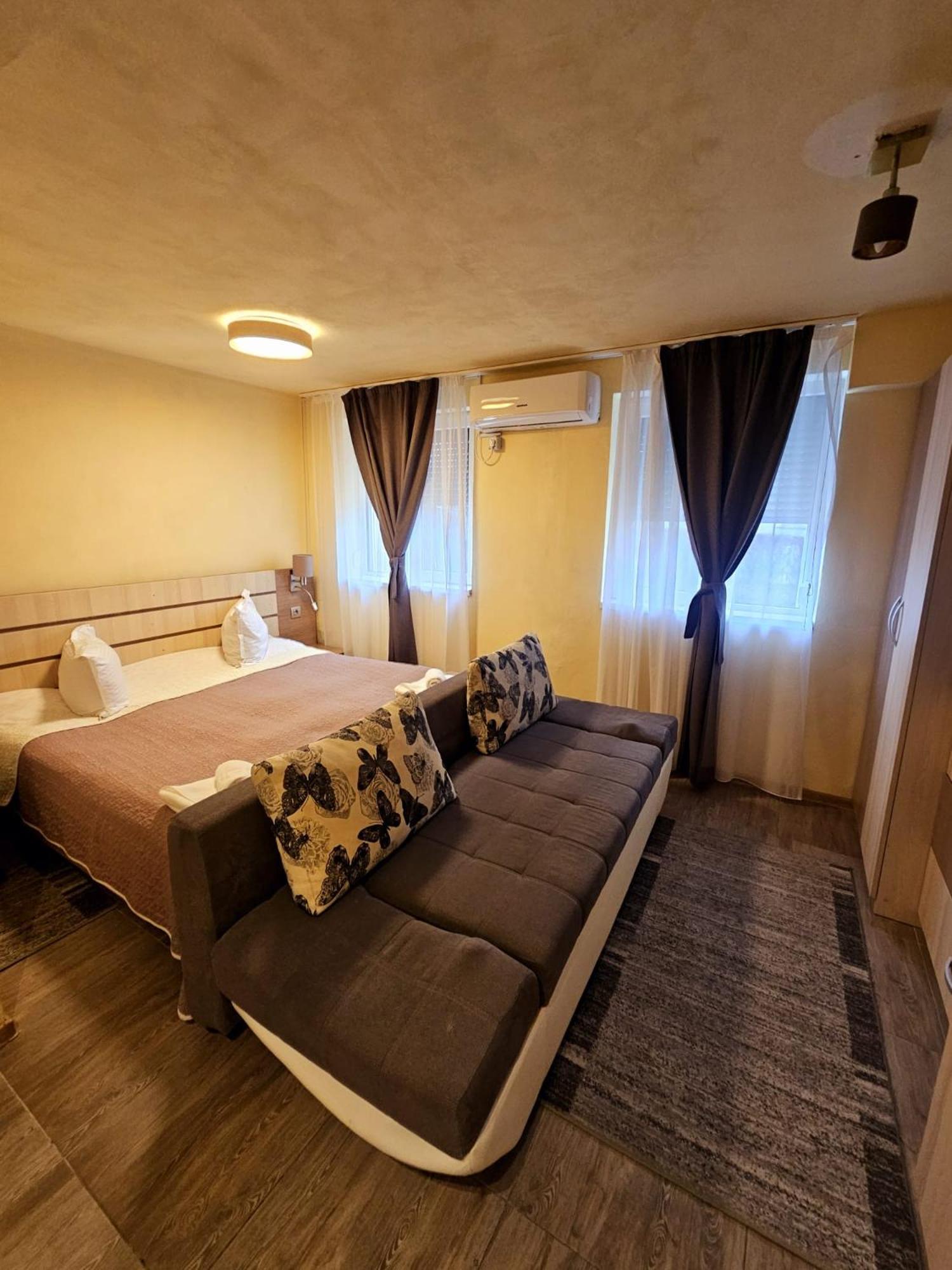 Cazare Apartamente Iris Баиле Феликс Экстерьер фото