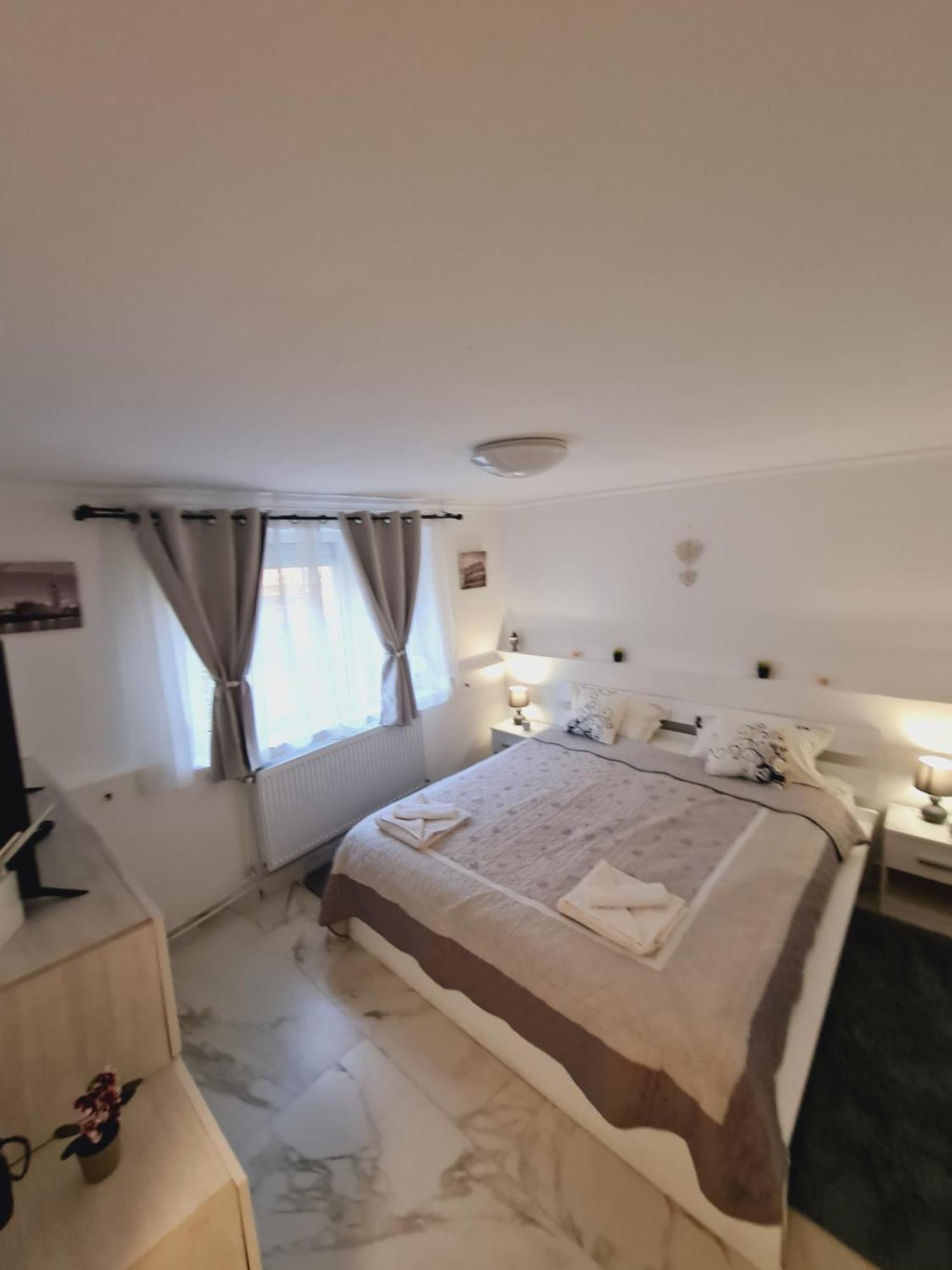 Cazare Apartamente Iris Баиле Феликс Экстерьер фото